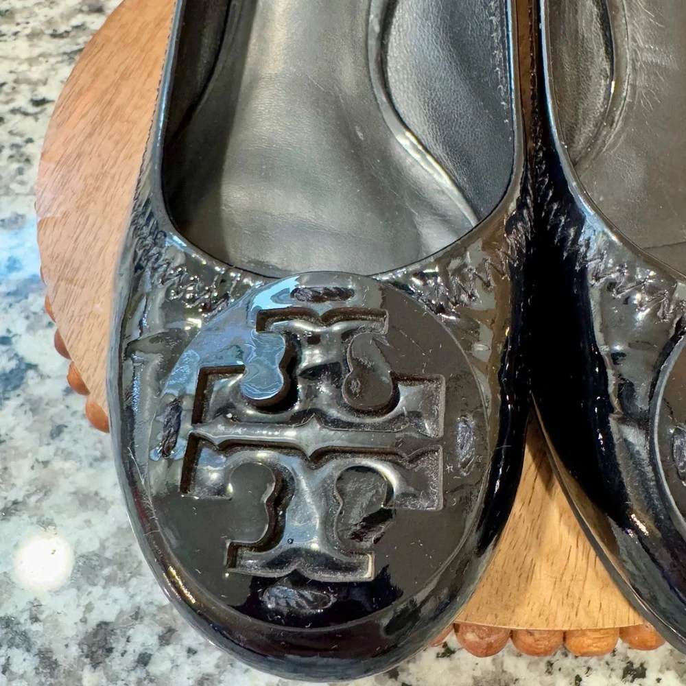 Tory Burch Amy Classic Black Patent Leather Block Heels with Gold‎ Accent Size 7